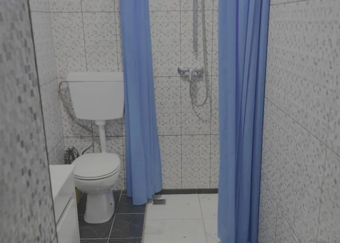 Seaside & Levada Escape